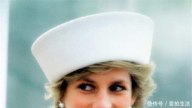 王妃|戴安娜王妃深受国民的爱戴，被誉为世界上被拍摄最多的女人！