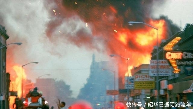  黑人|1967年底特律暴乱：美国总统派军队镇压，43人死亡，7200人被捕