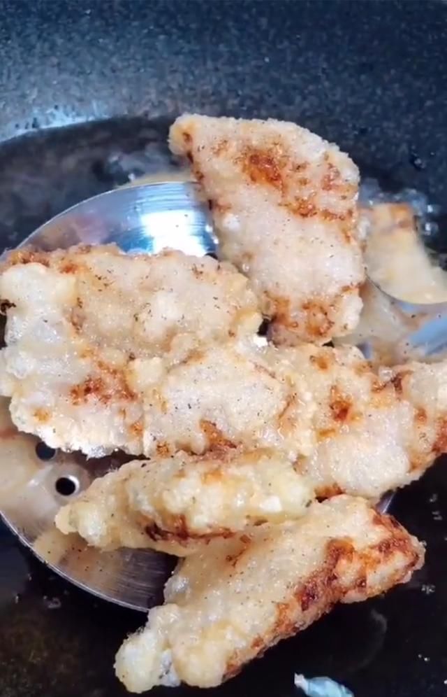  好吃|怎么吃都好吃，大人小孩都爱吃，东北馆子必点一道菜——锅包肉