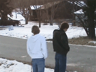 这一下|搞笑GIF：这一下，躲的真是漂亮啊，就是把队友坑了