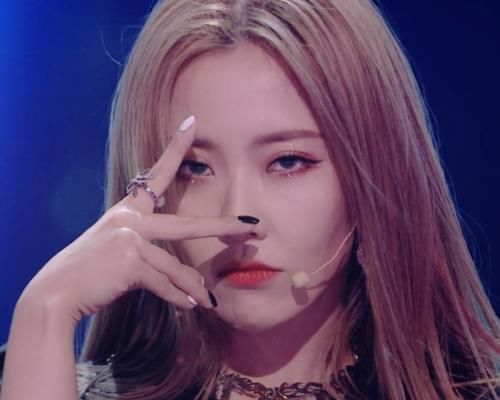  综艺节目|硬糖少女怼脸镜头：陈卓璇强势，张艺凡优越，刘些宁引争议