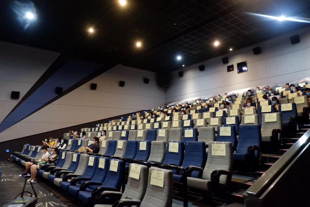  赔钱|复工后的影视人：月亏损增加20万，赔钱也要攒人气