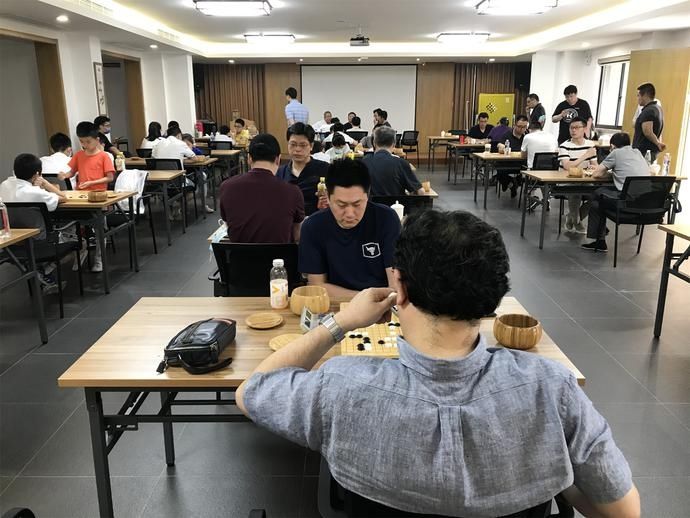  友谊赛|手谈会友欢度周末 上海棋院普陀分院举办围棋友谊赛
