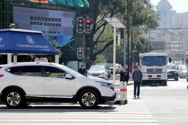 出行|假期出行注意！哈尔滨多名骑单车市民和行人被罚了