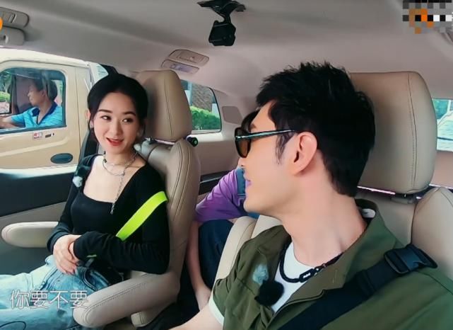  晓明哥|《中餐厅》黄晓明在赵丽颖面前说喜欢冯绍峰，赵丽颖的回应太机智