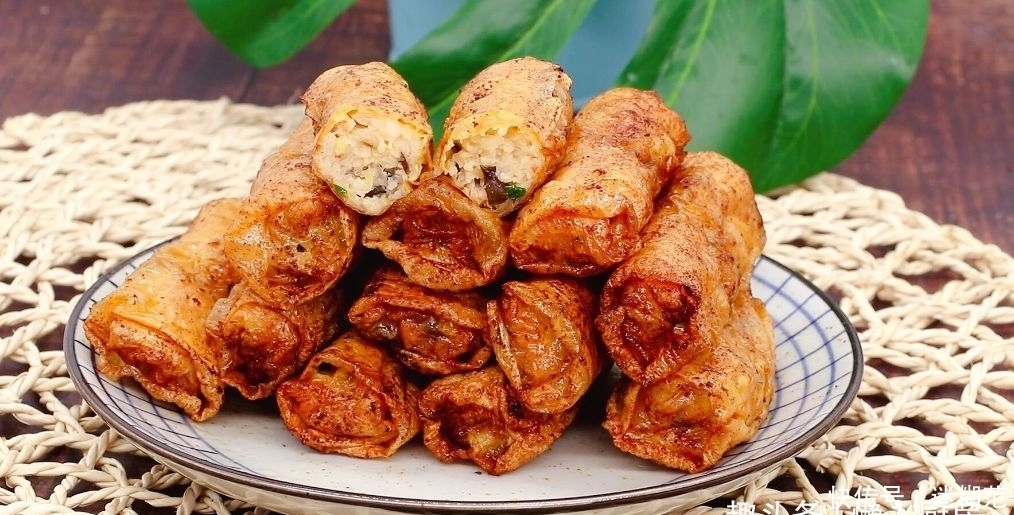 虾仁|豆腐皮别只会烧汤,配上虾仁和莲藕,做成小吃,口感很丰富