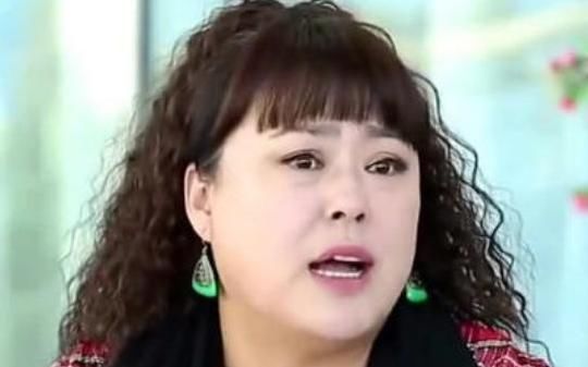  骗人|50岁李菁菁被曝与21岁老公诈骗千万，落泪回应：没骗人暂不退钱