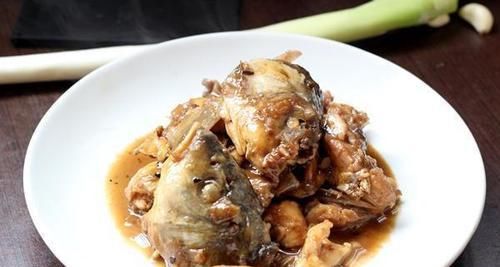  蘑菇|香酥五花肉，鲜贝蘑菇，水炖土豆萝卜，辣烧头尾的做法