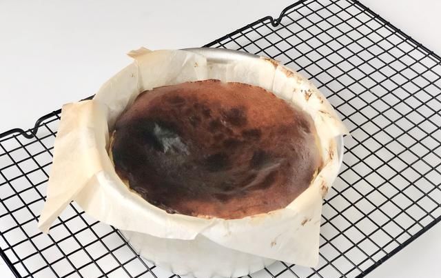  奶油奶酪|网红巴斯克芝士蛋糕，自带烟熏感的奶香芝士，做法竟然这么简单