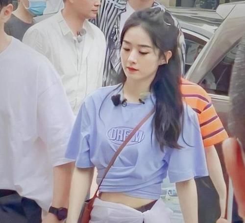  小蛮|《中餐厅》最新路透，赵丽颖秀小蛮腰，杨超越加盟元气满满引期待！