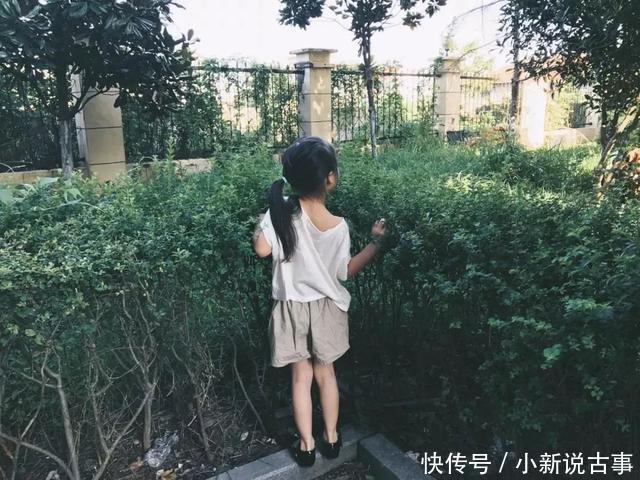  视频|3女孩天台玩耍遭阻拦，蓝衣女孩行为细思极恐，警醒了无数父母！