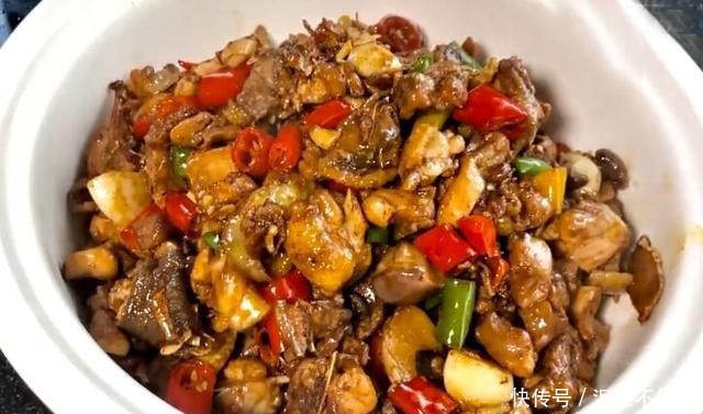 腥味|炒鸡时,别再傻傻直接炒,教你一招,不放一滴水,鲜美好吃无腥味