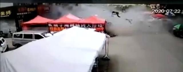  饭店|萝北县一饭店发生液化气罐爆炸 12人受伤