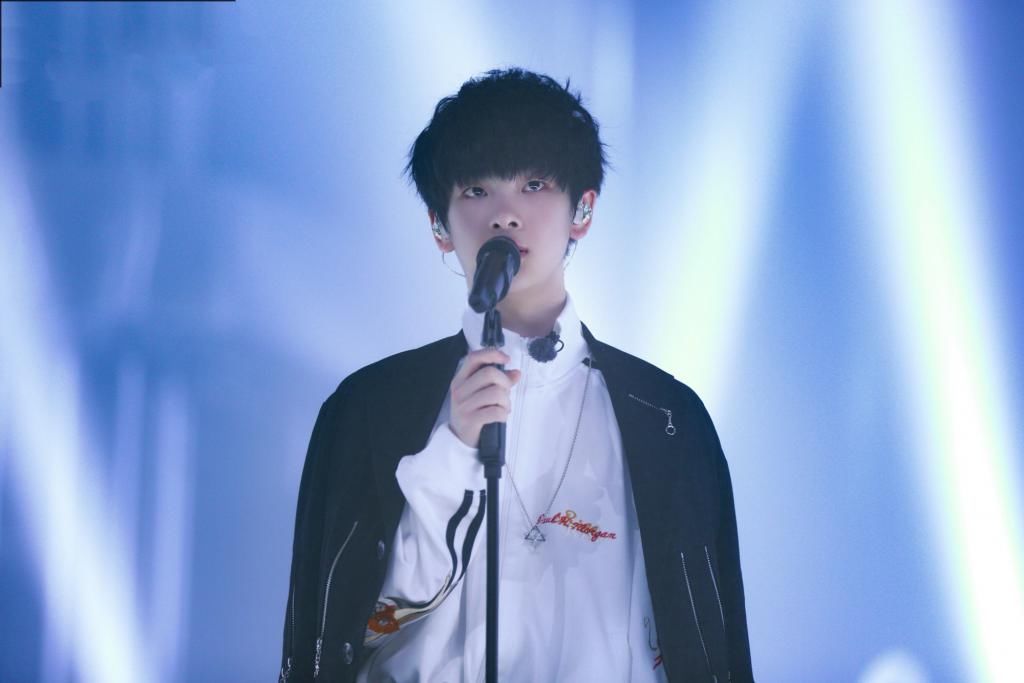  训练生|当韩国练习生有多苦？周震南三个月才走出阴影，赵让被前辈欺负！