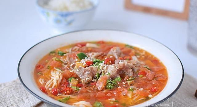 只敢|一周只敢吃一次的下饭菜,酸辣鲜爽,每次只烧一大碗,多了会吃撑