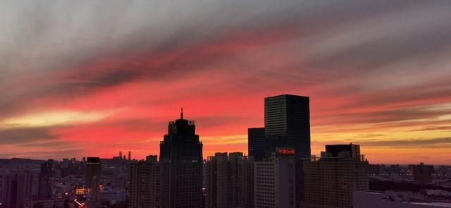  无恙|七月的最后一抹夕阳，愿疫情早日过去，山河无恙，人间皆安！