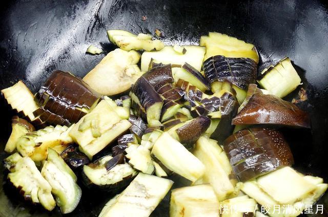 香辣|一口爱上,香辣过瘾的鸡丁拌饭,简直就是夏季必备的下饭神器