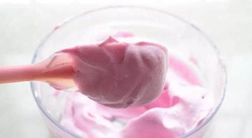  要用翻拌|教你做粉红色的溶豆，半个火龙果加奶粉，一出锅就被圈粉了