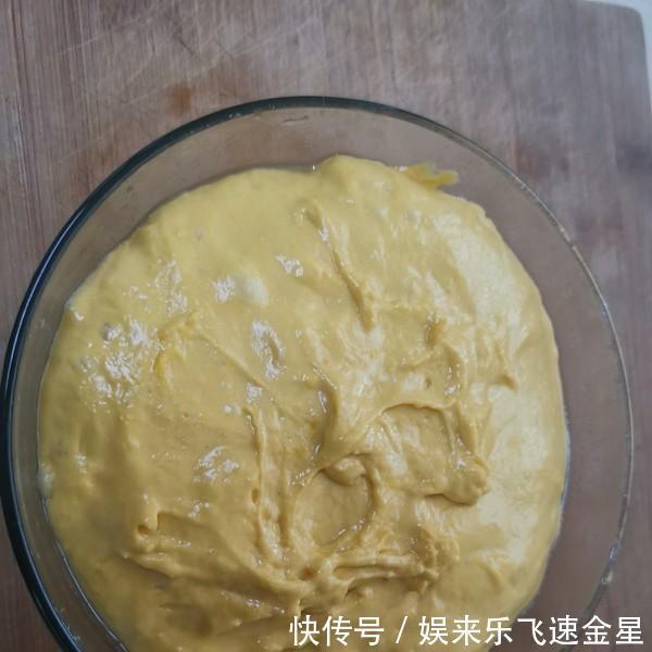 蒸成|在南瓜中加入一点,揉捏并蒸成适合秋天的暖心甜点