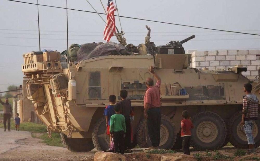  人员|美国在叙利亚东北部的军事基地，遭不明人员袭击