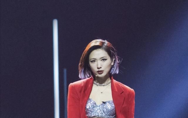  对金莎|《浪姐》最让观众不满的，不是掉链子的金莎，而是全程划水的她！