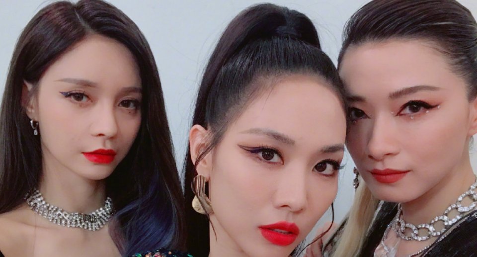  袁咏琳|袁咏琳手机掉进厕所有多难过？看她表情就知道，宁静的反应亮了