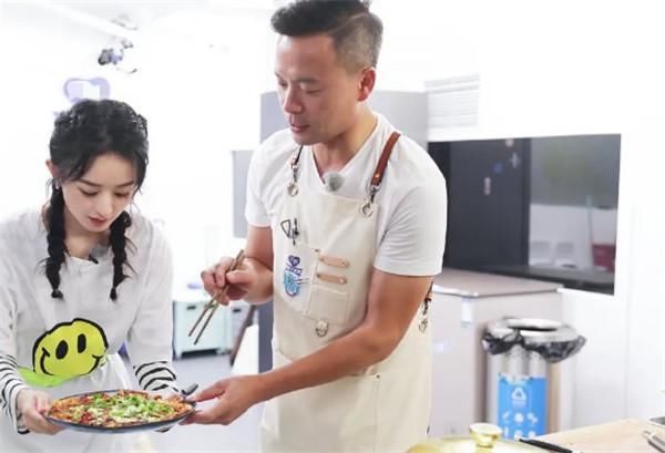  黄晓明|中餐厅成“变形计”，嘉宾暴露真实颜值，黄晓明林大厨性格“互换”！