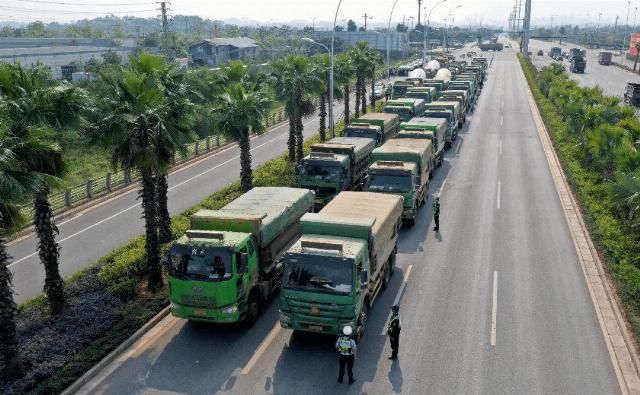 志愿服务活动|创建全国文明城市|南宁:“志愿红”照亮城市文明