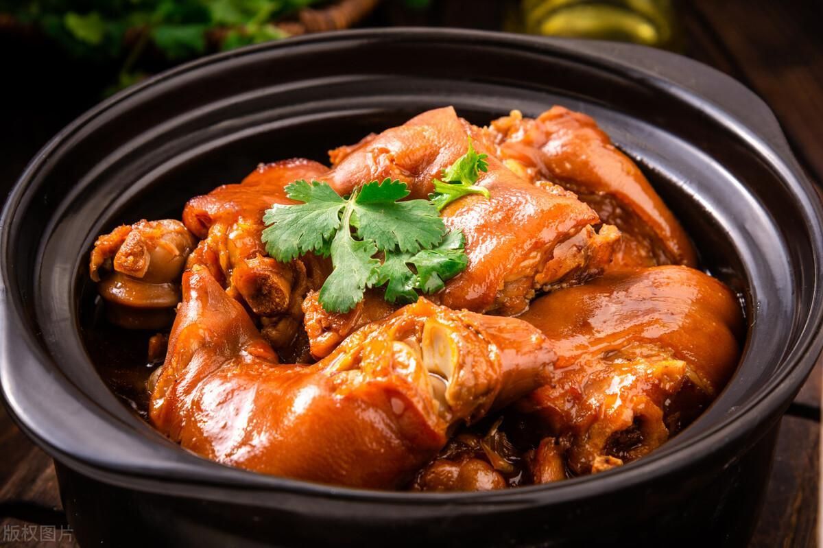 经常吃肉和不吃肉的人哪个身体好(经常吃肉的人和从不吃肉的人，谁的身体更健康？把实话告诉你)