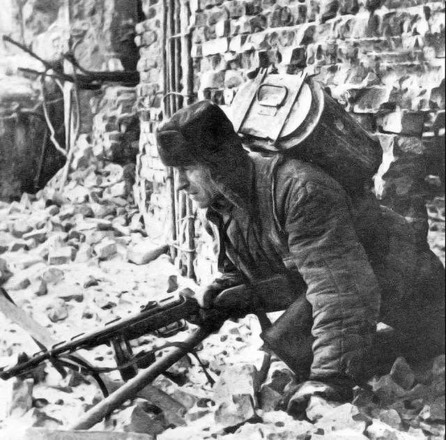 二战中|一组老照片；苏军俘虏第一位德国元帅及苏军入侵布拉格