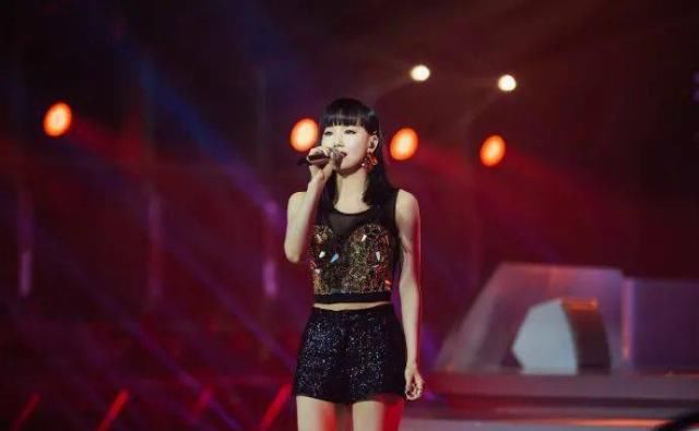 不红|上海最“嗲”歌姬黄龄，不站C位也在发光