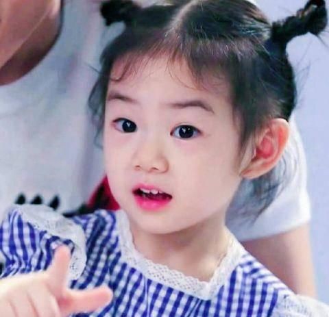  吃饭|综艺花絮曝光，李承铉喂lucky吃饭获白眼一个，这也太萌了吧！