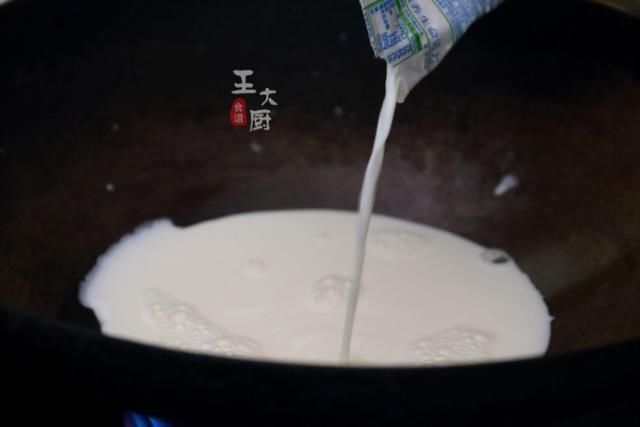  卫生|在家就能做的水果牛奶果冻，做出来比超市卖的还好吃，干净又卫生