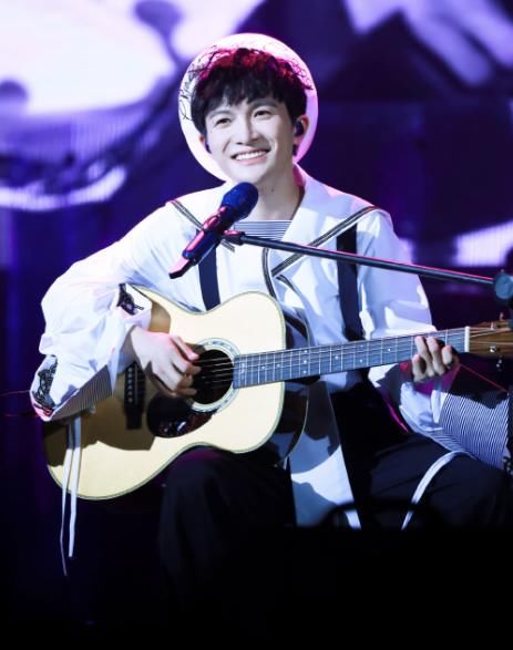  歌手|周深频上综艺，《歌手》《王牌》《跑男》，难道是江郎才尽了？