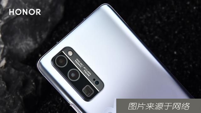 华为|同时期发布，配置赶超华为P40，荣耀这款手机很赞