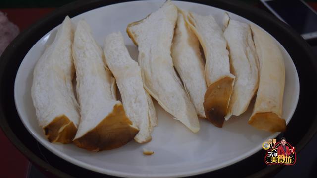 上桌|杏鲍菇别炒着吃，教你新吃法，不炒不炖不做汤，上桌就扫光，香！