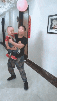 GIF|搞笑GIF:谁说一个人不能打乒乓球的?