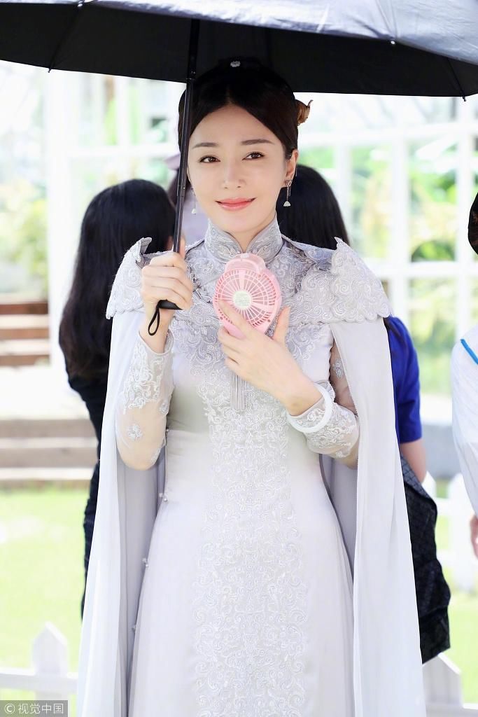  受欢迎|最受欢迎女演员大洗牌，杨紫跌出前3，赵丽颖仅排第6，第1实至名归