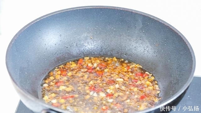 孩子|给儿子做了道下饭菜,爷爷想要尝尝,儿子说:给一头猪都不换