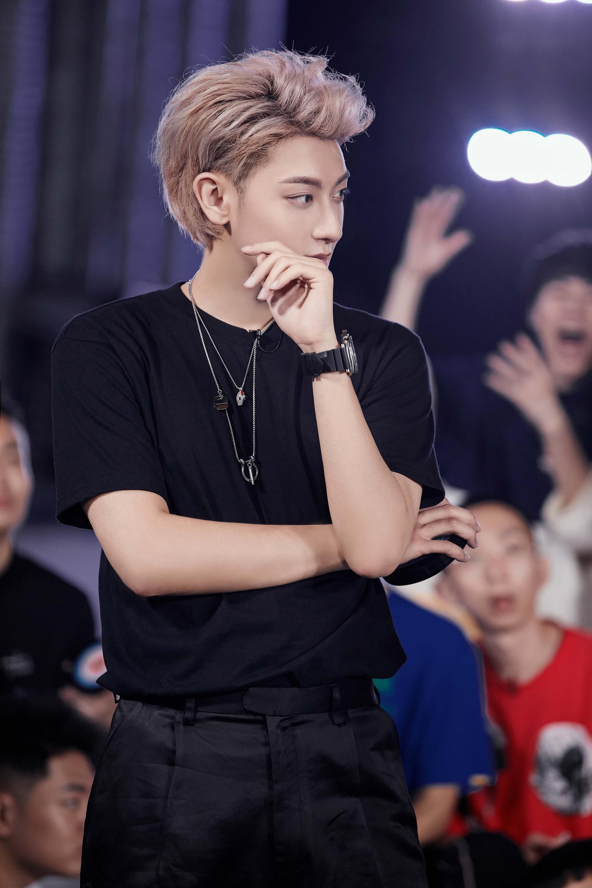 节目|黄子韬《说唱新世代》公正坦率主理人露老板暖心瞬间