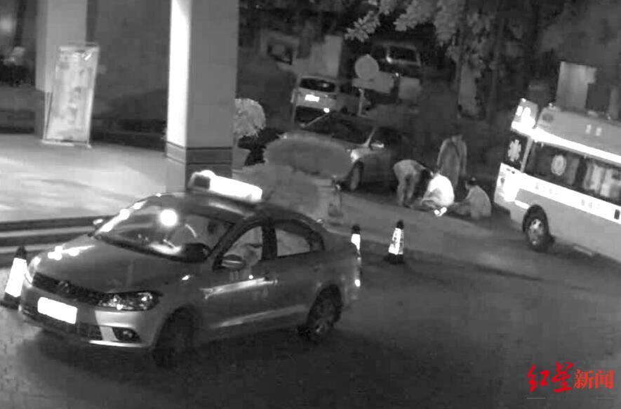 猥亵|KTV唱歌女友称被猥亵 男子一拳打倒好友致其死亡，被判12年