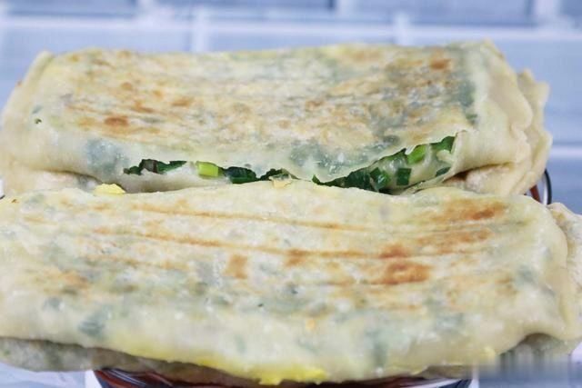 韭菜|在你们那边这个叫什么？卷菜馍还是菜莽？是蒸着吃还是煎着吃？