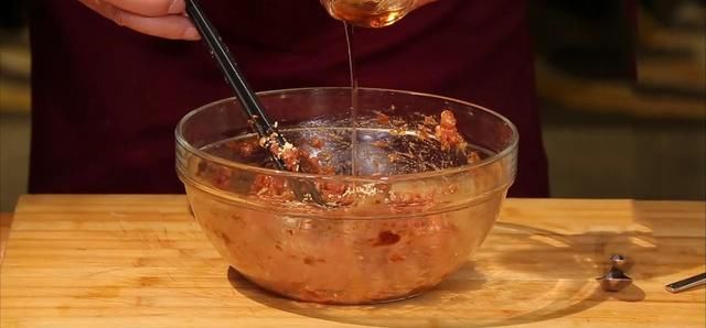  易学|大厨教你做酱香肉饼，外酥里嫩酱香十足，做法简单易学