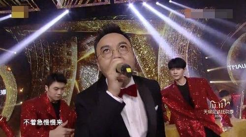  操作|金鹰节开幕大翻车，金鹰女神臃肿像穿麻袋，汪涵神操作大写的尬