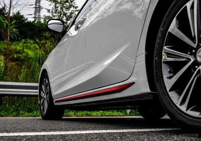 设计|180匹才卖十万?试驾长安锐程CC蓝鲸版