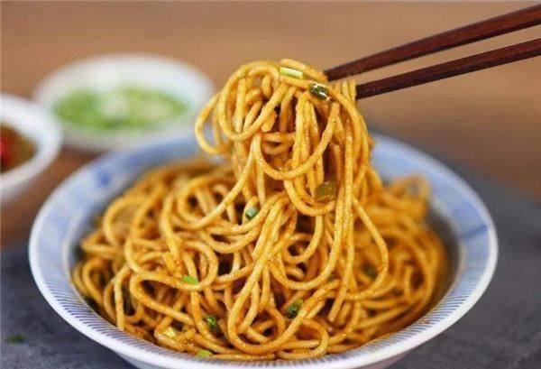 赶快|煮面条时，牢记“这3点”，面条又香又有嚼劲，看后赶快告诉家长