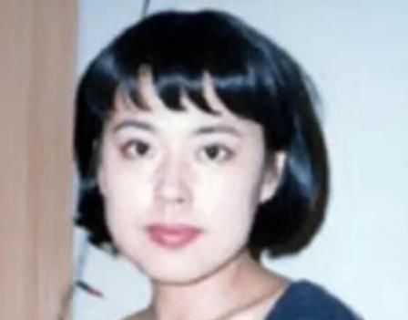  骗人|50岁李菁菁被曝与21岁老公诈骗千万，落泪回应：没骗人暂不退钱