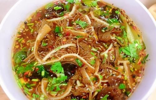 锅中|几盘开胃解馋菜,配上一锅米饭,家人吃得很满足!