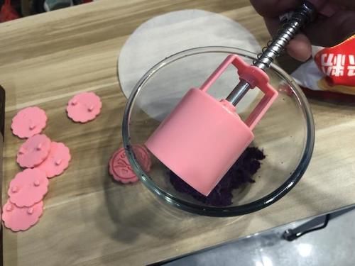 面子|教你简单月饼的做法,中秋节到了,自己做自己吃,送人也有面子