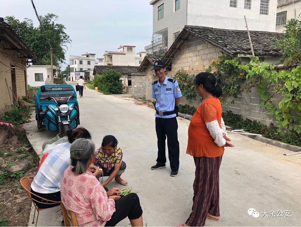  狂奔|深夜，民警背起她狂奔